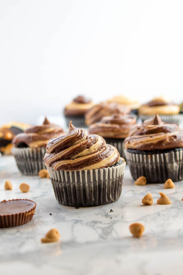 Chocolate And Peanut Butter Lava Cupcakes Queenslee Appetit