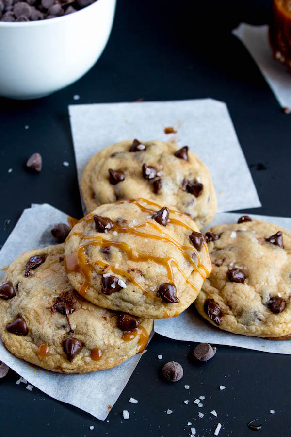 Salted Caramel Chocolate Chip Cookies ~ Recipe | Queenslee Appétit