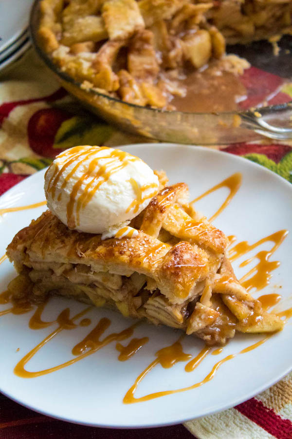 The BEST Homemade Apple Pie ~ Recipe | Queenslee Appétit