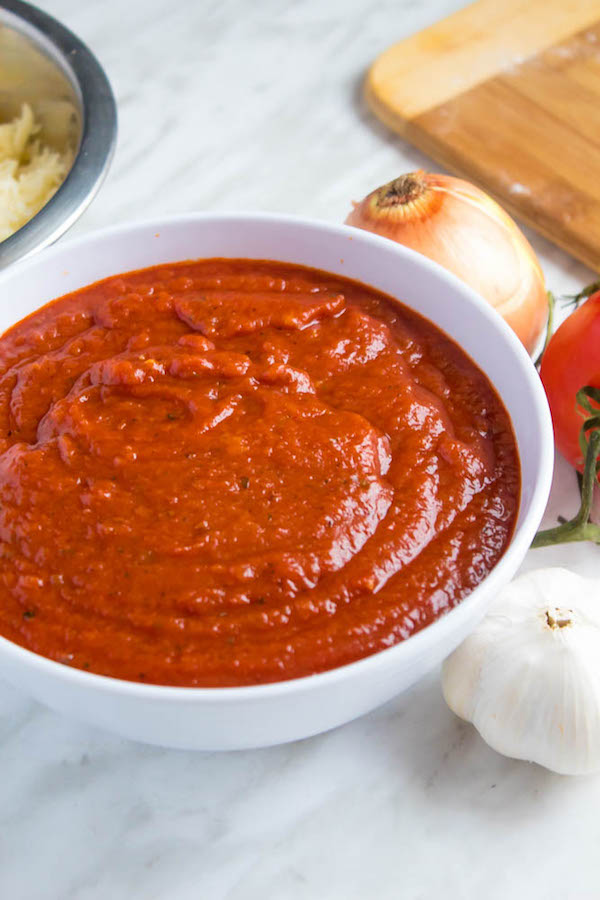 The Perfect Homemade Pizza Sauce ~ Recipe | Queenslee Appétit