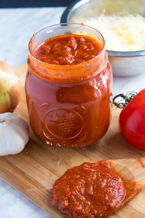 The Perfect Homemade Pizza Sauce ~ Recipe | Queenslee Appétit