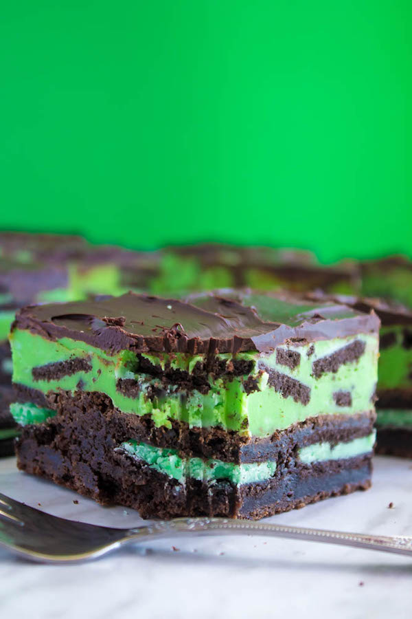 Mint Oreo Fudge Brownies ~ Recipe | Queenslee Appétit