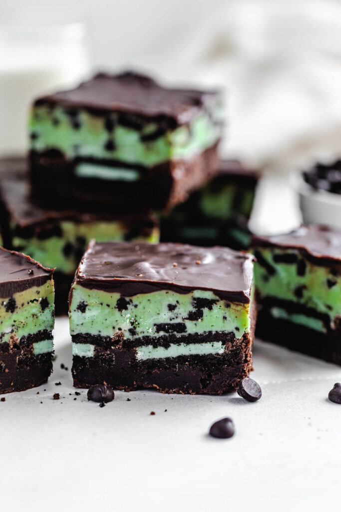 Mint Oreo Fudge Brownies | Queenslee Appétit