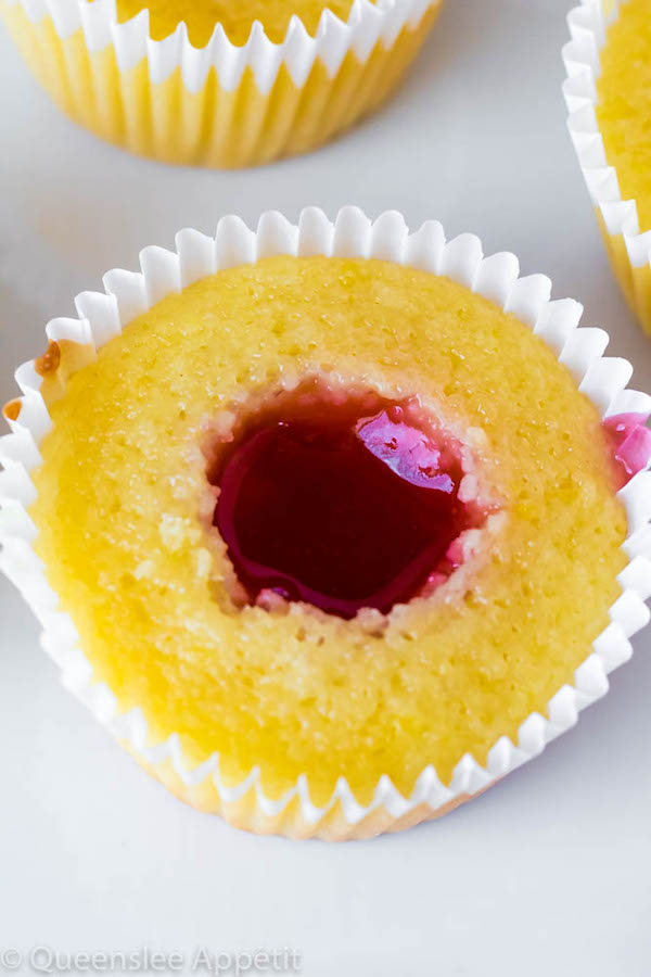 Strawberry Lemon Cupcakes ~ Recipe | Queenslee Appétit