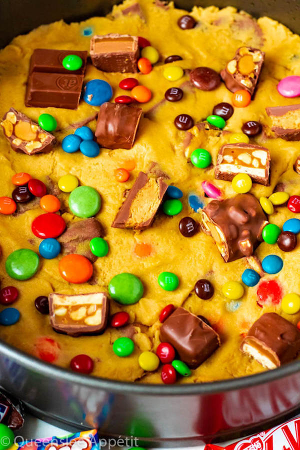 Leftover Halloween Candy Cookie Cake ~ Recipe | Queenslee Appétit