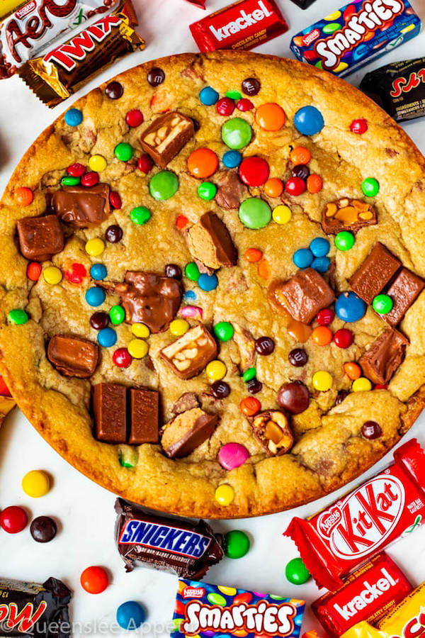 Leftover Halloween Candy Cookie Cake ~ Recipe | Queenslee Appétit
