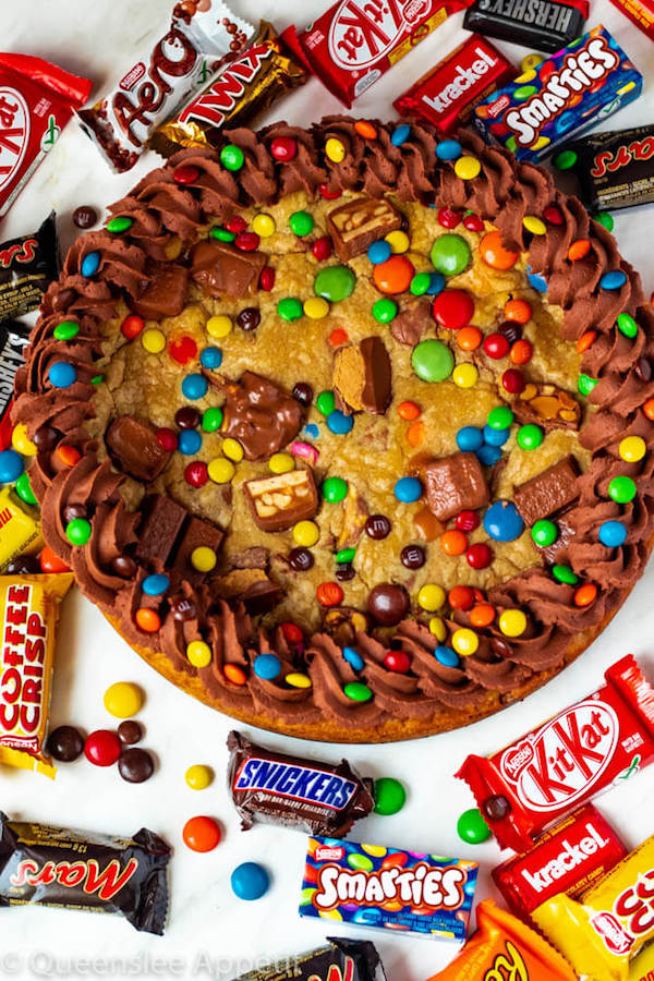 Leftover Halloween Candy Cookie Cake ~ Recipe | Queenslee Appétit