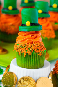 Leprechaun Hat Cupcakes ~ Recipe | Queenslee Appétit