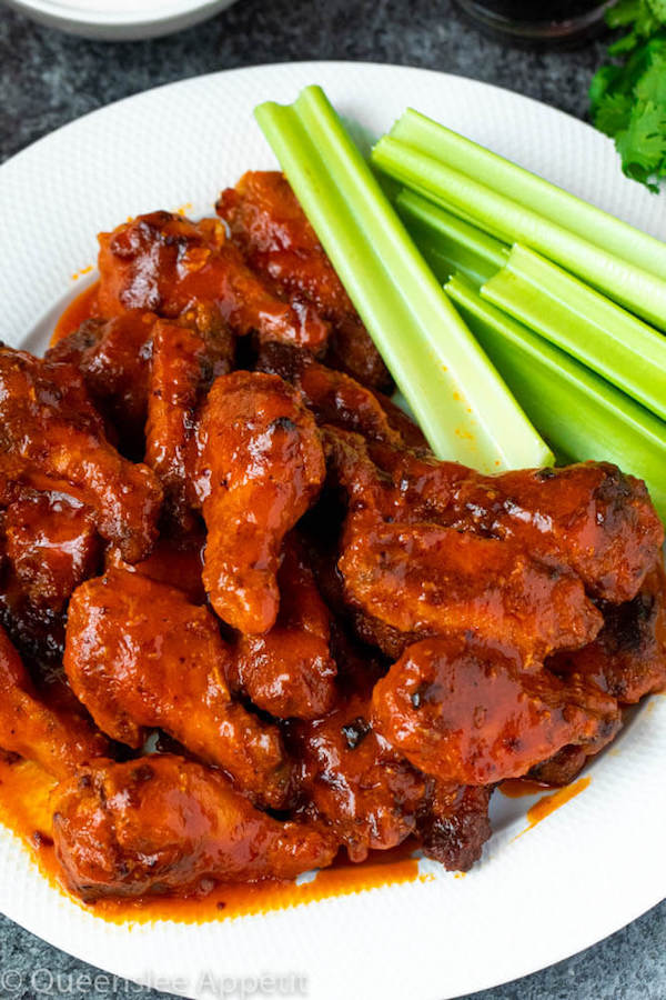 Crispy Baked Buffalo Chicken Wings ~ Recipe | Queenslee Appétit