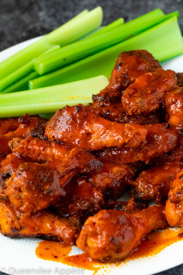 Crispy Baked Buffalo Chicken Wings ~ Recipe | Queenslee Appétit
