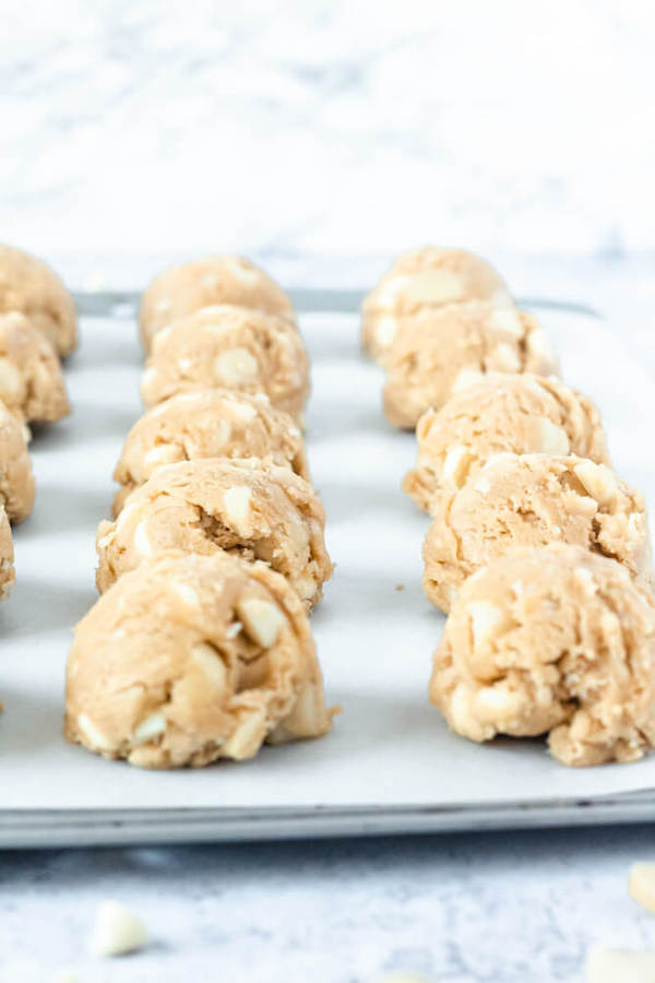 White Chocolate Macadamia Nut Cookies ~ Recipe | Queenslee ...