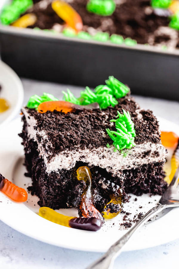 Easy Dirt Cake – Food Snob