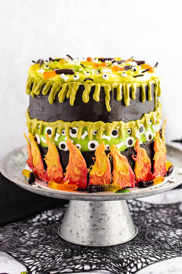 Witch’s Cauldron Faultline Cake ~ Recipe | Queenslee Appétit