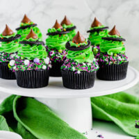 Witch Hat Cupcakes ~ Queenslee Appétit | Easy Halloween Recipes