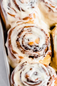 Chai Latte Cinnamon Rolls | Queenslee Appétit