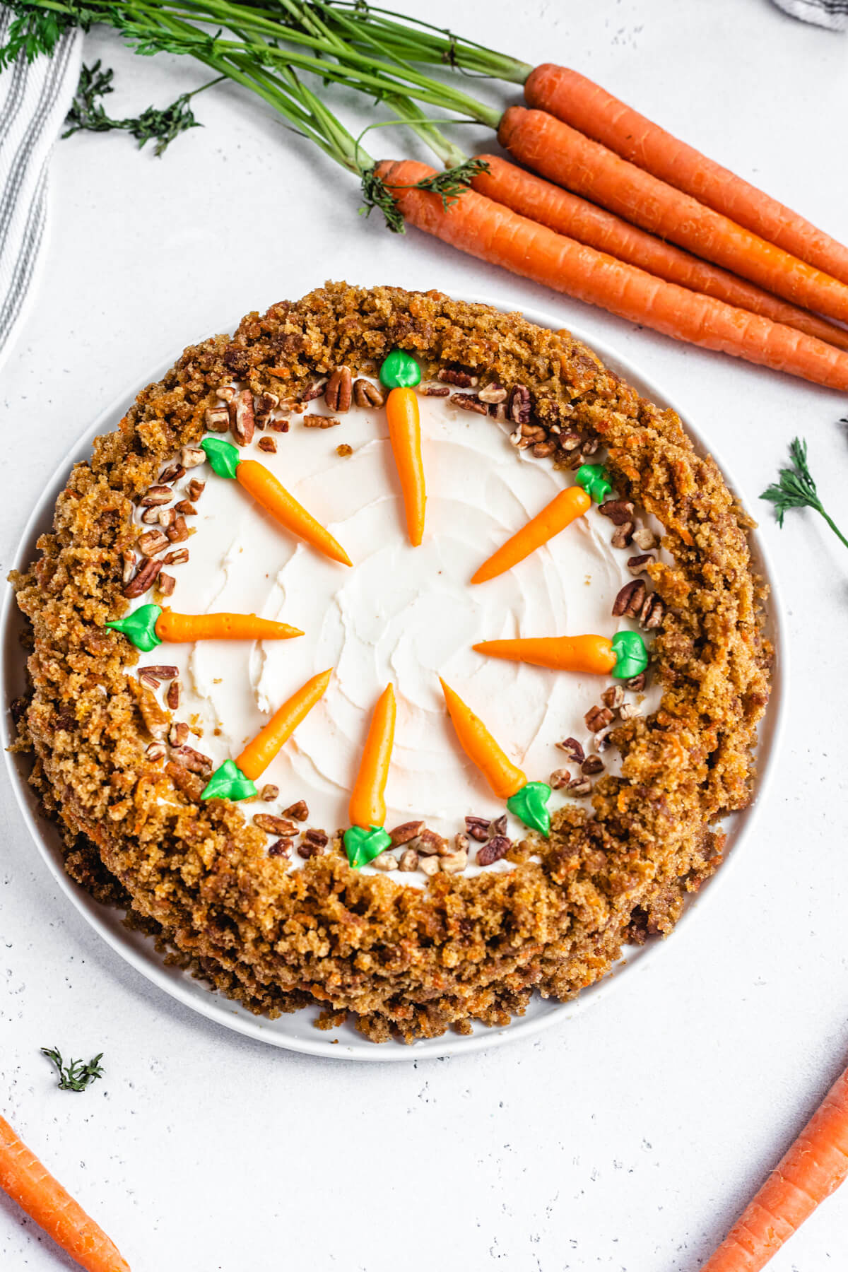 https://www.queensleeappetit.com/wp-content/uploads/2020/03/carrot-cake-cheesecake-recipe-queensleeappetit.com-6.jpg