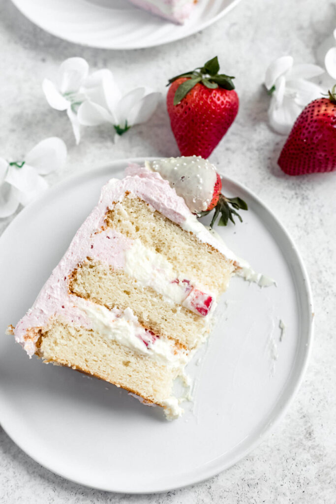 White Chocolate Covered Strawberry Cake | Queenslee Appétit