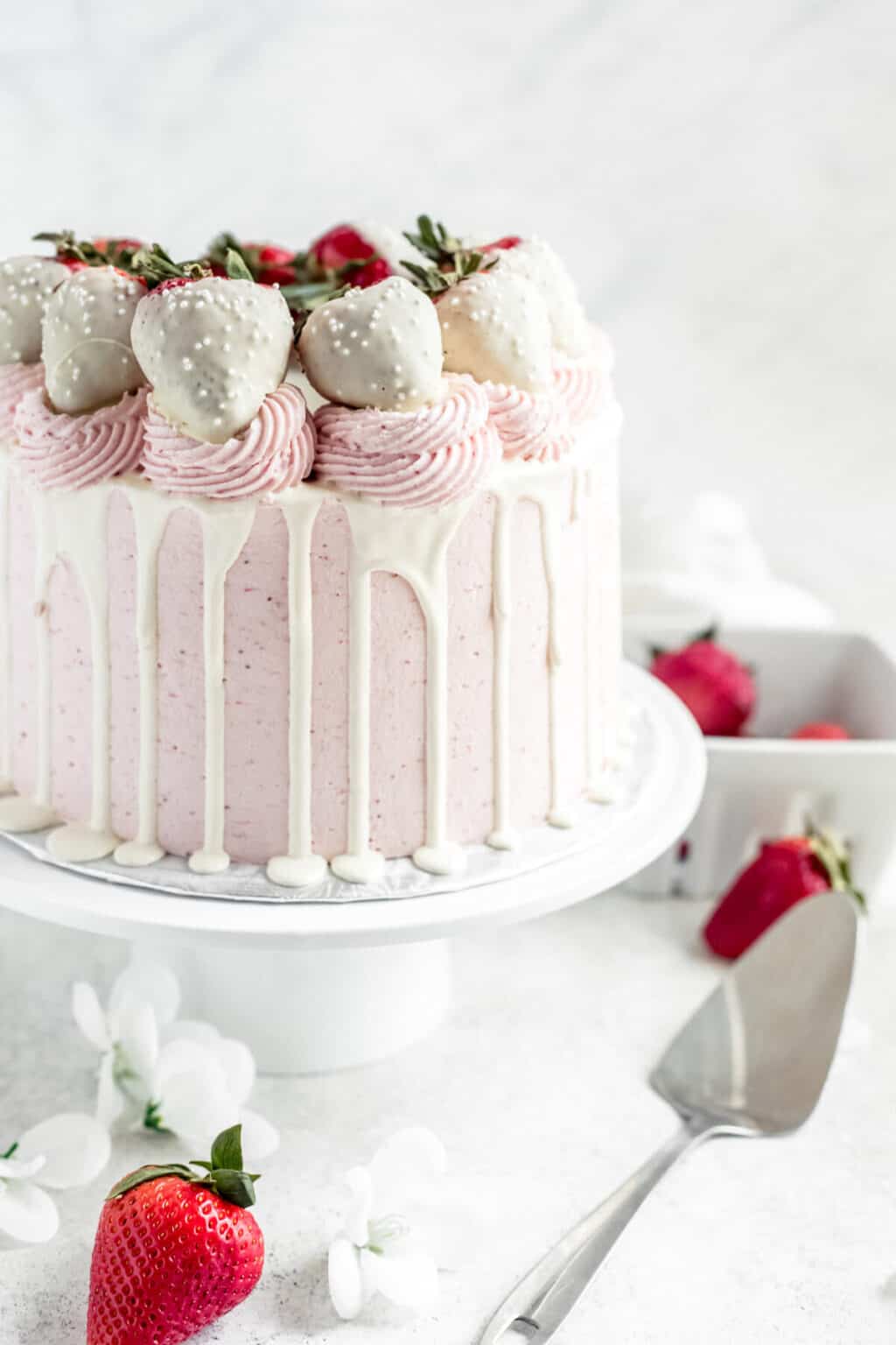 White Chocolate Covered Strawberry Cake | Queenslee Appétit