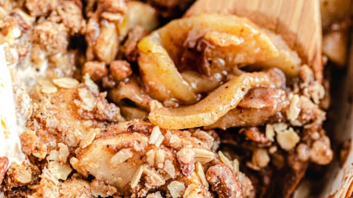 https://www.queensleeappetit.com/wp-content/uploads/2020/09/chai-spice-apple-crisp-recipe-queensleeappetit.com-3-1-720x405.jpg